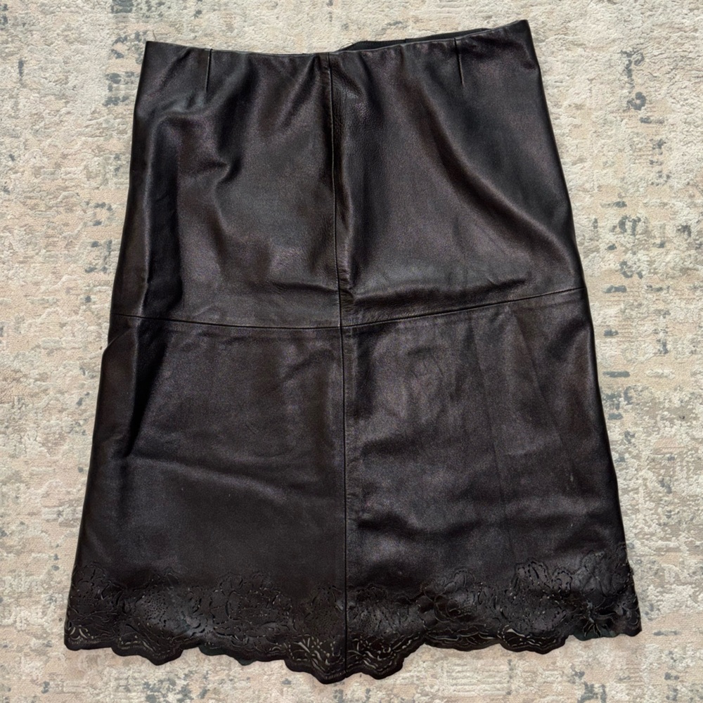 Lafayette 148 New York Black Leather A-Line Skirt with Scalloped Hem